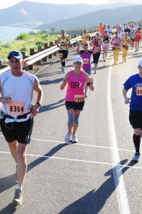 Utah Valley Marathoners running mountain pass