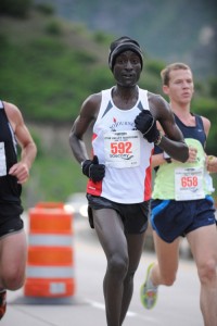 Utah Valle Marathon Runners Man with beanie and gloves